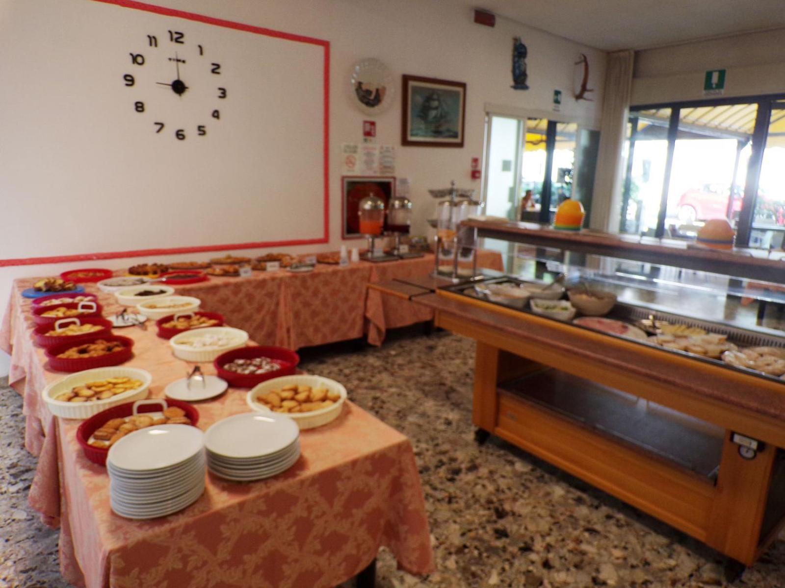 Hotel Esedra b&b con brunch fino a mezzogiorno Milano Marittima Esterno foto