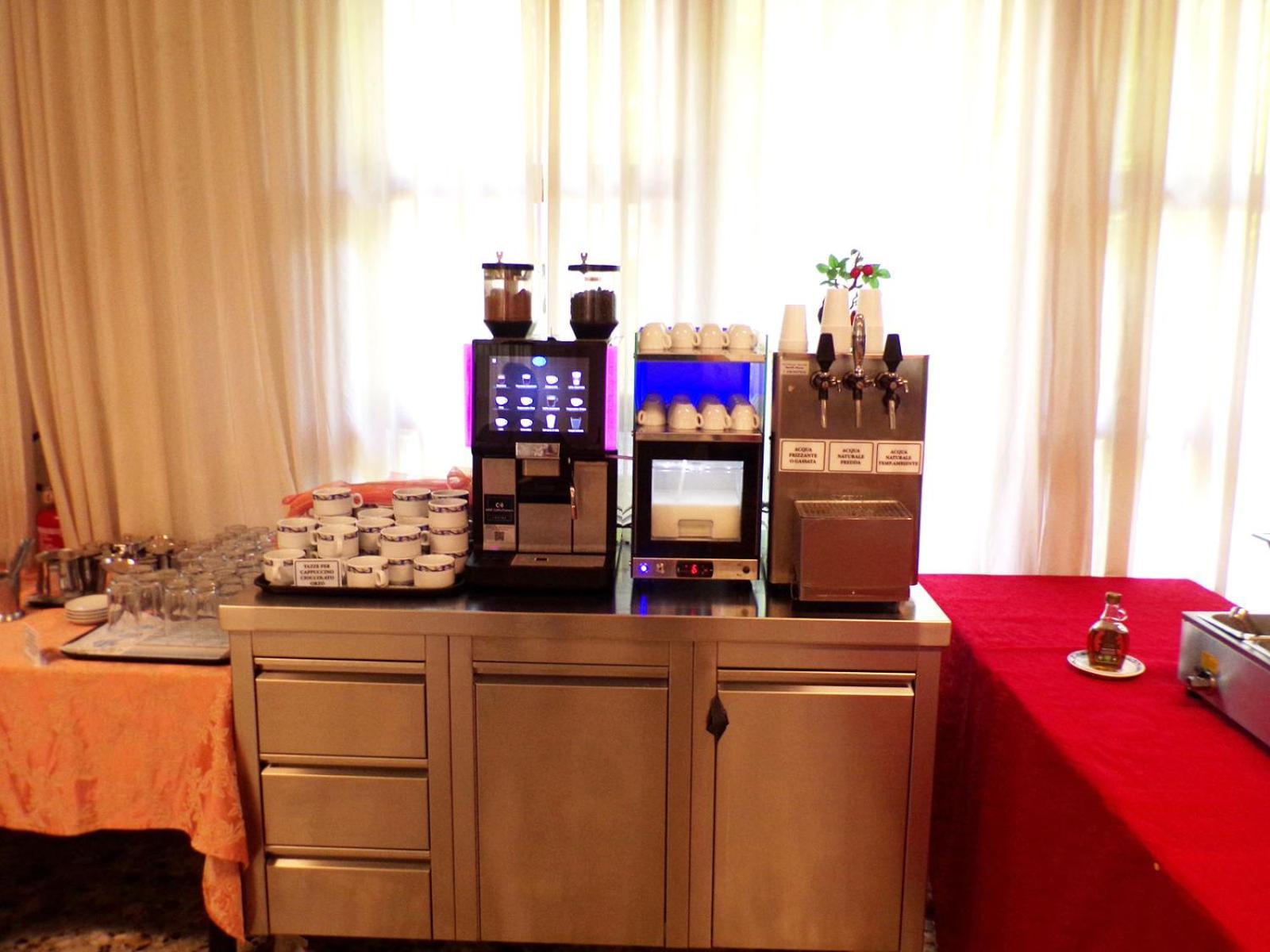 Hotel Esedra b&b con brunch fino a mezzogiorno Milano Marittima Esterno foto