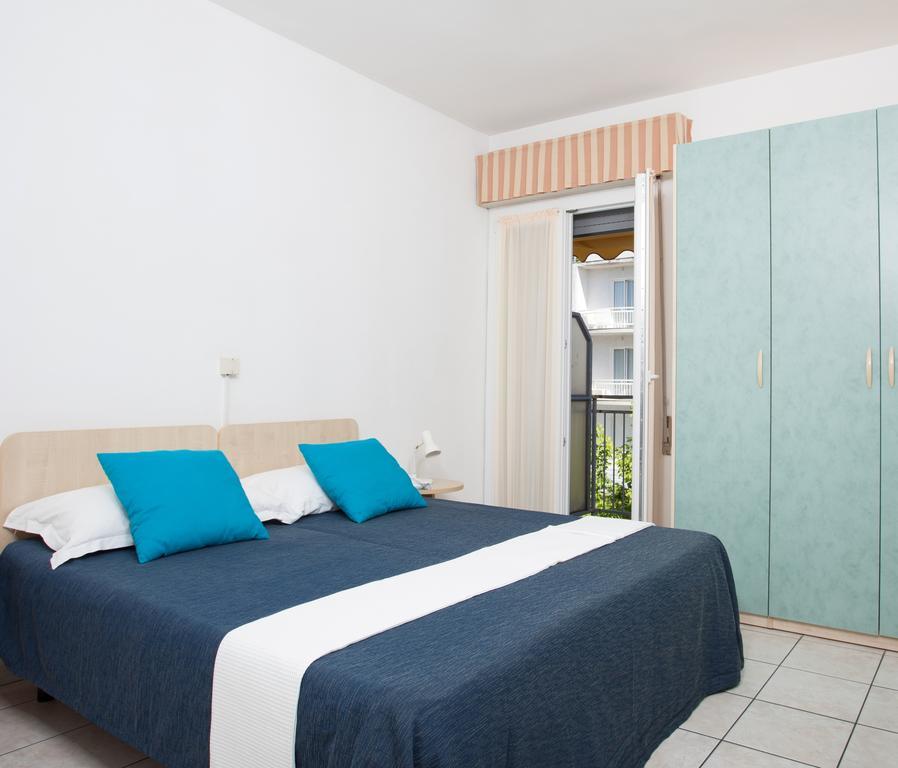 Hotel Esedra b&b con brunch fino a mezzogiorno Milano Marittima Camera foto