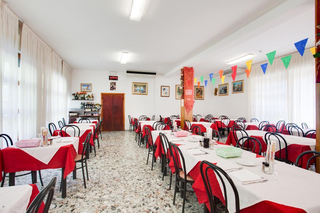 Hotel Esedra b&b con brunch fino a mezzogiorno Milano Marittima Esterno foto