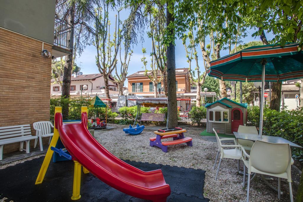 Hotel Esedra b&b con brunch fino a mezzogiorno Milano Marittima Esterno foto