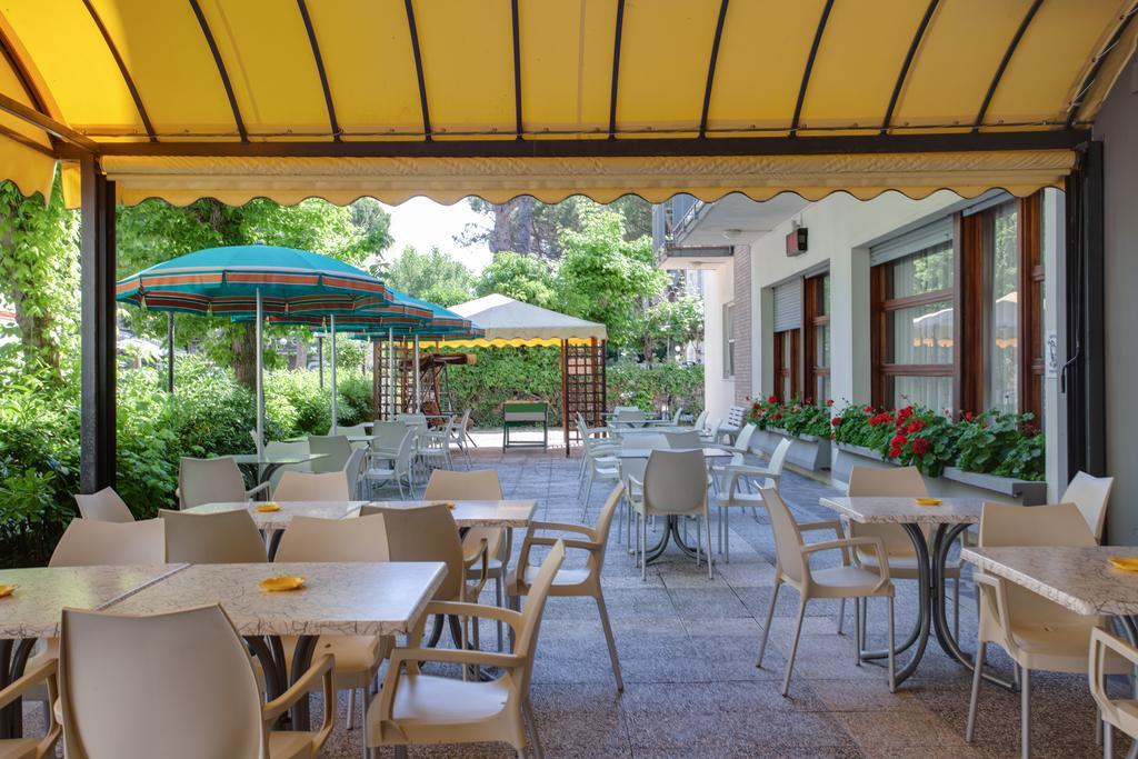 Hotel Esedra b&b con brunch fino a mezzogiorno Milano Marittima Esterno foto